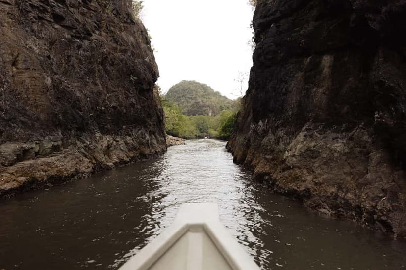 Langkawi: Kilim Geopark Mangrove Tour with Eagle Watching - Floating restaurant stop, how to plan your snack without wasting the day