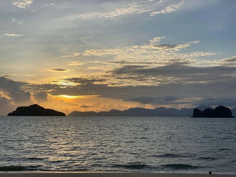 Langkawi: River Cruise and Sunset Cruise Lunch Available - Mangrove river cruise: wildlife, eagle feeding, and the fish farm stingray moment
