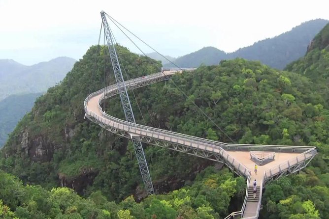 Langkawi Tour with SkyBridgewalk,Langkawi Cable Car,Oriental Village pass - The Half-Day Format That Keeps Langkawi From Feeling Too Big
