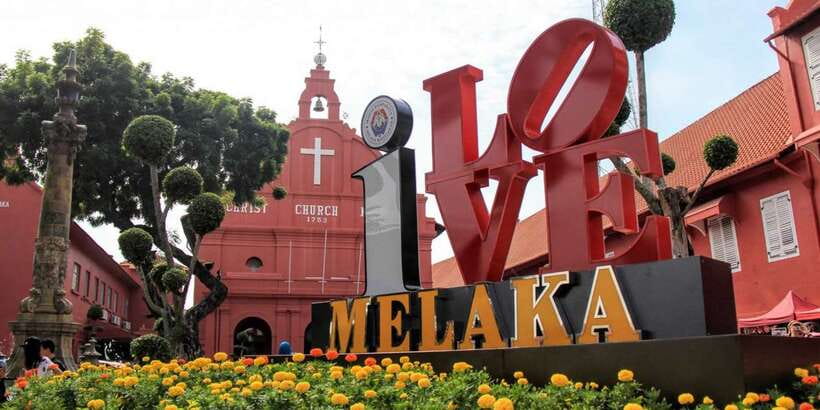 Malacca: Historical Private Malacca Tour from Kuala Lumpur - Red Square (Dutch Square) and the A Famosa Fort Pairing