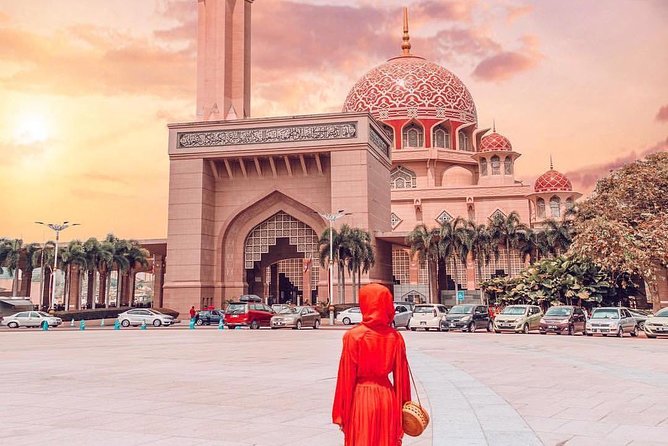 Malacca Instagram Tour: Most Famous Spots (Private & All-Inclusive) - Putra Mosque and Putrajaya Lake Views