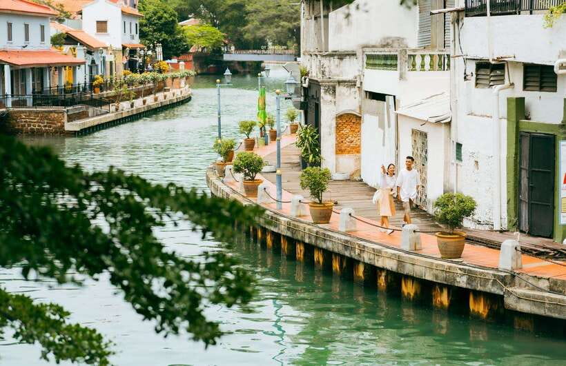 Malacca & Putrajaya Tour - Climb and Walk Options: St Paul’s Hill, A Famosa, and the River Walk