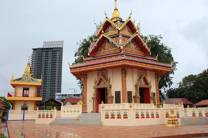 Penang City & Temple Tour With Penang Hill(Fast Lane) - Stop 1: Chaiya Mangalaram area, Thai and Burmese Buddhist temple sights