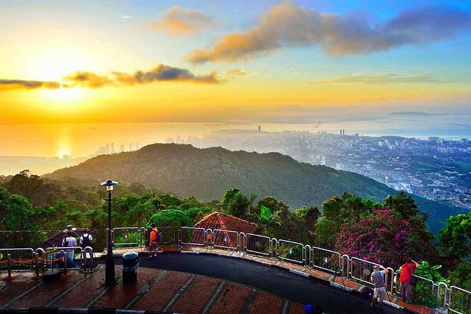 Penang Day Trip with City Tour and Penang Hill (Fast Lane) - Wat Chayamangkalaram and Dhammikarama: statues, temples, and tight timing