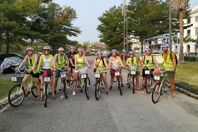 Penang George Town All-In-One Heritage Tour By Bicycle & Trishaw (Metro Bike) - Hock Teik Cheng Sin Temple and George Town street-food lunch