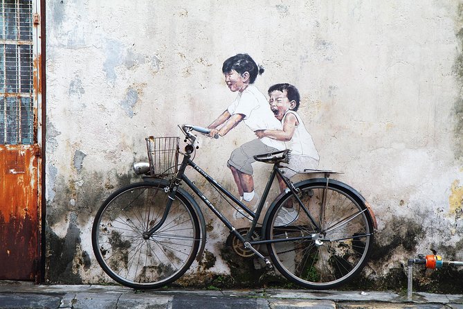 Penang Instagrammable Tour with Lunch - Stop 1: Penang Street Art With 3D-Style Photo Moments