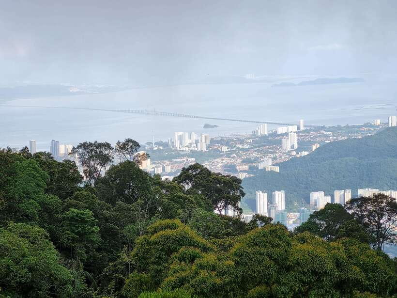 Penang: Kek Lok Si Temple and Penang Hill Guided Tour - Key moments worth your attention