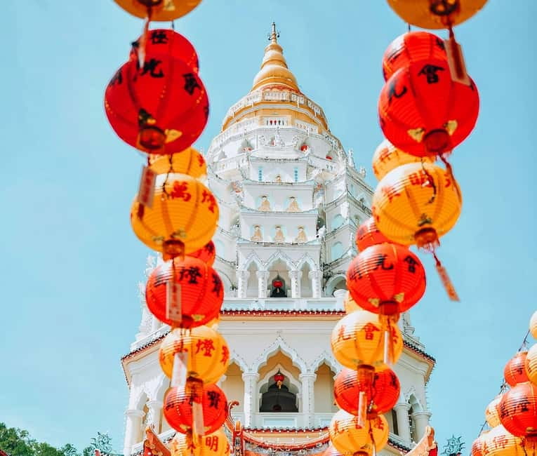 Penang: Private Highlights Tour with Temples, Hill & Gardens - Wat Chaiya Mangalaram, and why the reclining Buddha is a smart opener