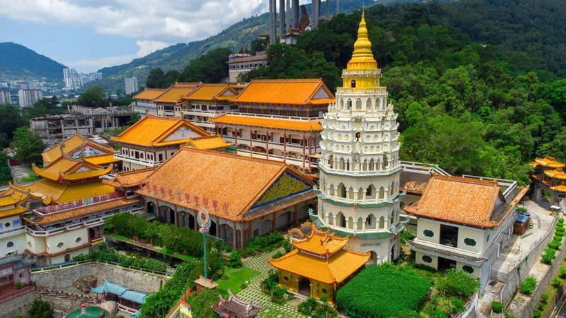 Penang: Private Highlights Tour with Temples, Hill & Gardens - Penang Hill funicular railway, rainforest ride, and the view payoff