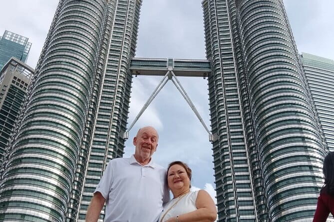 Petronas Twin Towers Special Entrance & Dining With Expert Guide - Petrosains Discovery Centre: a smart break from tower photos