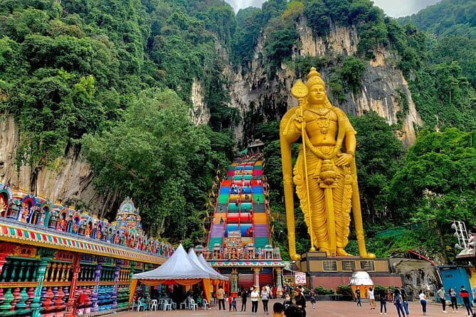 Private Batu Caves & Petronas Twin Tower Tickets With Lunch <em>26</em> – Key highlights you will actually care about’ /></p>
<ul>
<li><strong>Private car, pickup offered, and air-conditioned comfort</strong> so you are not juggling buses between spots</li>
<li><strong>Batu Caves time with the main 272-step climb</strong> toward Hindu shrines and the Lord Murugan statue area</li>
<li><strong>Guided batik-making visit at Batik CHONG</strong> gives context before you shop</li>
<li><strong>Royal Selangor Visitor Centre includes the pewter stop</strong> that many people end up loving for the craftsmanship</li>
<li><strong>Petronas tickets are included, with a KL Tower ticket swap if needed</strong></li>
</ul>
<h2 id="what-makes-this-batu-caves-and-petronas-combo-such-an-easy-win">What makes this Batu Caves and Petronas combo such an easy win</h2>
<p>26</em> – What makes this Batu Caves and Petronas combo such an easy win’ /><br />
If you only have half a day in Kuala Lumpur and want both iconic sides of the city, this tour hits the sweet spot. Batu Caves is dramatic, spiritual, and very physical, while the Petronas Twin Towers are all about modern engineering and wide open views. Putting them together means you get contrast without having to plan two separate excursions.</p>
<p><p>I like that the schedule is built around the big “yes, do this” moments. You get about 2 hours at Batu Caves, then a sequence of shorter stops, and you end with the towers. That order matters. After the steps and temple time, you are ready for the payoff: looking out over KL from above.</p>
</p>
<p><p>This is also a good value-style day, not in the bargain sense, but in the sense that the price covers transport, admission, and the time-wasting bits that usually eat your day. You are paying for the day to run like a plan, not like a series of good intentions.</p>
</p>
<div class="twil" style="margin: 20px 0; padding: 15px 0;"><p>More Batu Caves trips:</p><ul style="margin: 10px 0; padding-left: 0; list-style: none;"><li style="margin: 0 0 12px 0; padding: 0 0 12px 0; border-bottom: 1px solid #eee; line-height: 1.4;"><a href="https://malaysiantravelguide.com/private-half-day-batu-caves-and-cutural-tour-in-kuala-lumpur/">Private Half-Day Batu Caves and Cutural Tour in Kuala Lumpur</a><br><span style="font-size: 0.82em; color: #555;"><span style="color: #C07A12;">★</span> 5.0 &nbsp;&middot;&nbsp; 3,107 reviews</span></li><li style="margin: 0 0 12px 0; padding: 0 0 12px 0; border-bottom: 1px solid #eee; line-height: 1.4;"><a href="https://malaysiantravelguide.com/from-kuala-lumpur-batu-caves-cultural-temple-tour/">From Kuala Lumpur: Batu Caves Cultural Temple Tour</a><br><span style="font-size: 0.82em; color: #555;"><span style="color: #C07A12;">★</span> 4.7 &nbsp;&middot;&nbsp; 1,453 reviews</span></li><li style="margin: 0; padding: 0; border-bottom: none; line-height: 1.4;"><a href="https://malaysiantravelguide.com/genting-highland-batu-cave-guided-day-tour-sic-shared-tour/">Genting Highland & Batu Cave Guided Day Tour (SIC/Shared Tour)</a><br><span style="font-size: 0.82em; color: #555;"><span style="color: #C07A12;">★</span> 5.0 &nbsp;&middot;&nbsp; 1,289 reviews</span></li></ul></div><h2 id="value-for-140-what-is-included-and-why-it-matters">Value for $140: what is included, and why it matters</h2>
<p><img width="669" height="446" decoding="async" src=