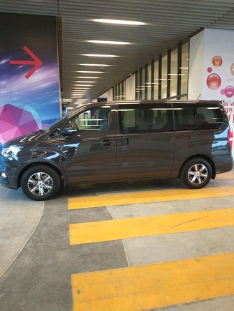 Private Chauffeur For Meetings, Side Visit, Tours, Airport Transfer, Sightseeing - Vehicle comfort: the small perks that make the long day feel shorter