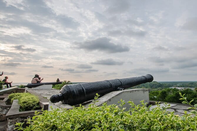 Private Fireflies Tour with Blue Tears and Seafood Dinner - Bukit Melawati and the Altingsburg Lighthouse walk