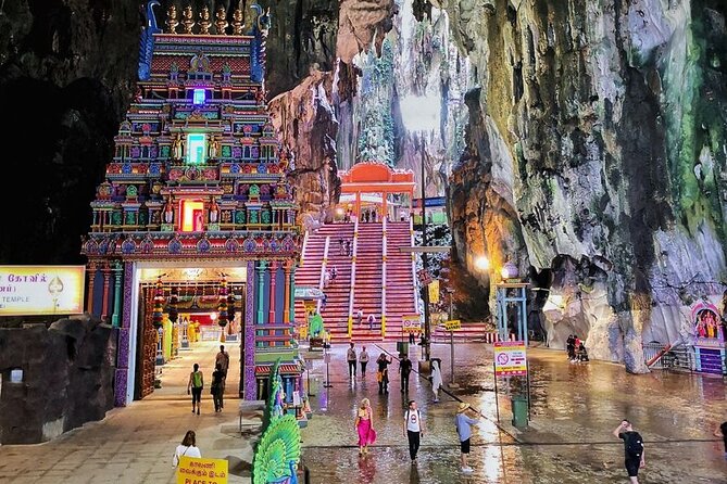 Private Half-Day Batu Caves and Cutural Tour in Kuala Lumpur - National Mosque (Masjid Negara): gardens, capacity, and the Friday rule