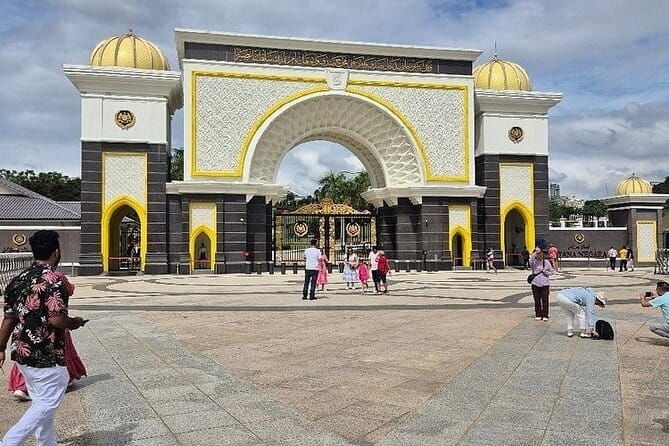 Private Half-Day Cultural Tour in Kuala Lumpur - Timing, weather, and what to plan for during a half-day
