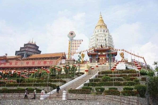 Private Half-Day Penang Hill and Kek Lok Si Temple Tour - Kek Lok Si Temple, Kuan Yin, and Three Pagoda Styles