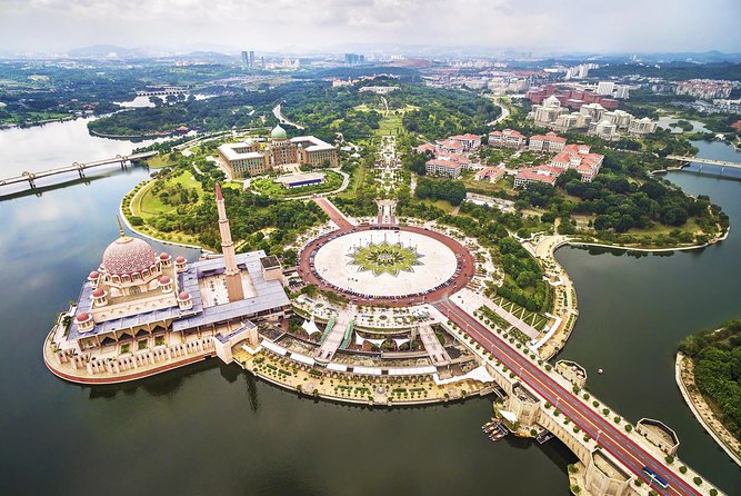 Private Half-Day Putrajaya Tour with Lake Cruise from Kuala Lumpur - What to expect from the pace, driver, and inside vibes