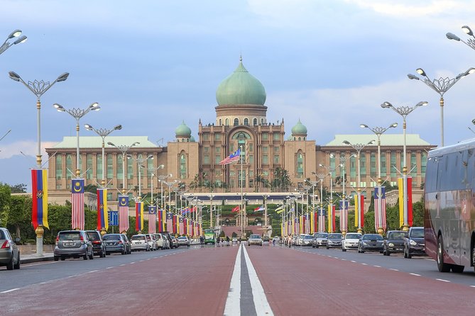 Private Half-Day Putrajaya Tour with Lake Cruise from Kuala Lumpur - The route from Kuala Lumpur, and what you’ll pass on the way