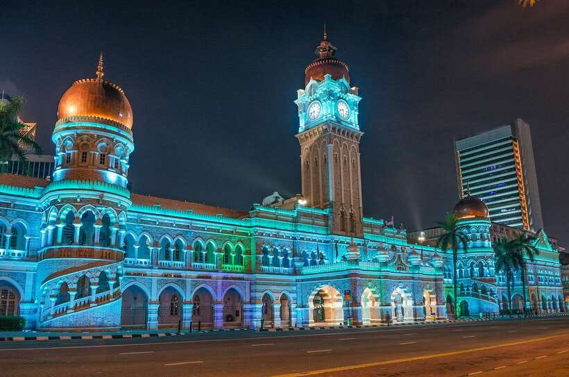 Private Kuala Lumpur and Putrajaya Highlights in One Day - British-era heritage and classic skyline selfies at Sultan Abdul Samad