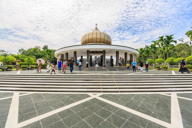 Private Kuala Lumpur Customizable Orientation Full Day Tour - Central Market and National Mosque: Culture Side by Side