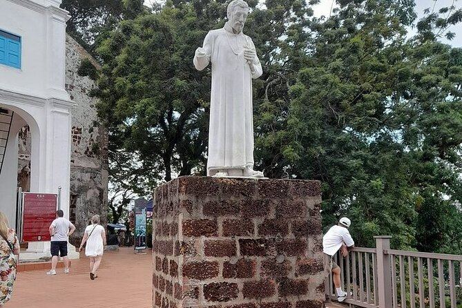 Private Malacca Day Tour from Kuala Lumpur - A Famosa Fort: the Portuguese wall that still holds attention