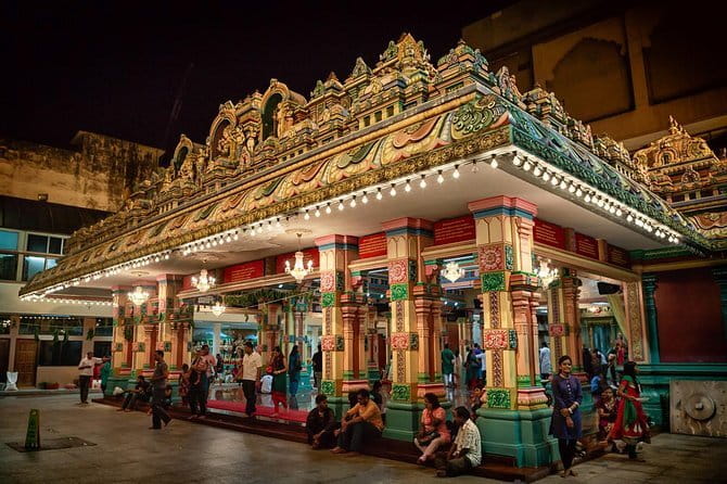 Private Night Tour : Kuala Lumpur Heritage Under The Lights - Chan See Shu Yuen Temple: courtyards and Chinese-style exterior detail