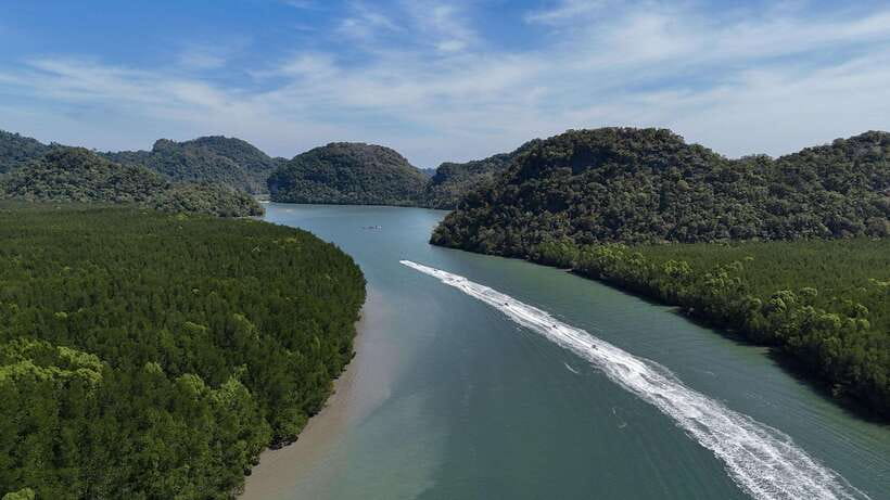 (PRIVATE) Platinum Package Jet Ski Tour Langkawi, Red Ray - Pregnant Maiden Lake: calm water, legend vibes, and a fee to plan for