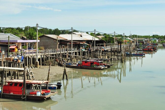 Private Tour: Crab Island Sightseeing Boat Ride and Seafood Lunch - A half-day break from Kuala Lumpur at Pulau Ketam