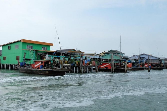 Private Tour: Crab Island Sightseeing Boat Ride and Seafood Lunch - Price and value: $125 per person for a private island plus KL sights