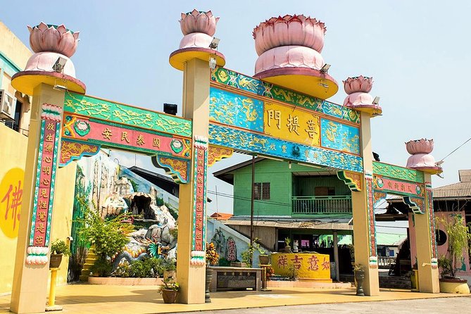 Private Tour: Crab Island Sightseeing Boat Ride and Seafood Lunch - Pulau Ketam stilt houses, boardwalks, and the no-car rhythm