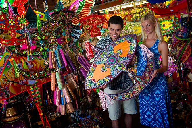 Private Tour: Half-Day Shopping and Market Exploration in Kuala Lumpur - Central Market (Pasar Seni): indoor souvenirs and traditional goods