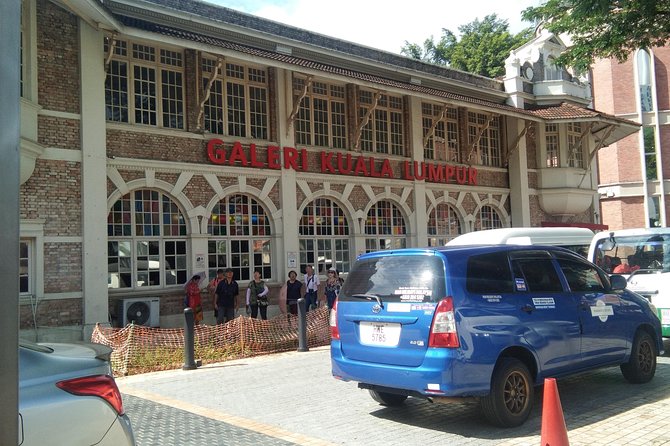 Private Tour Kuala Lumpur Shore Excursion Include Batu Caves - Petronas Twin Towers and Merdeka Square photo stops that work