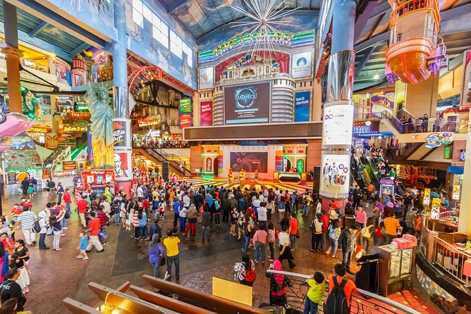 Private Tour with Local Host : Genting Highlands Day Tour enroute Batu Caves - Banana Leaf Biryani Lunch: A Classic Malaysia Stop