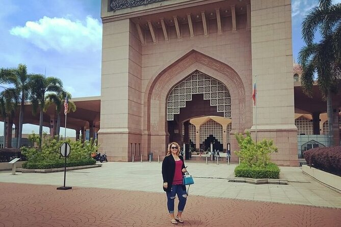 Putrajaya City Tour From Kuala Lumpur - Kelab Tasik Putrajaya cruise: the optional moment that can make the trip feel longer