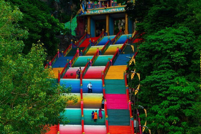 Putrajaya Tour From Kuala Lumpur Includes Batu Caves - Putrajaya and Batu Caves, the smart combo