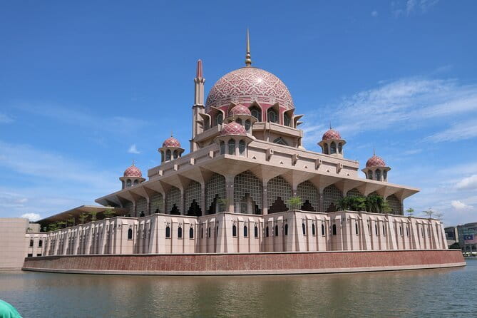 Putrajaya Tour From Kuala Lumpur Includes Batu Caves - Seri Wawasan Bridge in minutes, but it makes the day look intentional