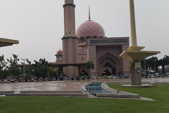 Putrajaya Tour From Kuala Lumpur Includes Batu Caves - How the timing really feels in a 4 to 5 hour day
