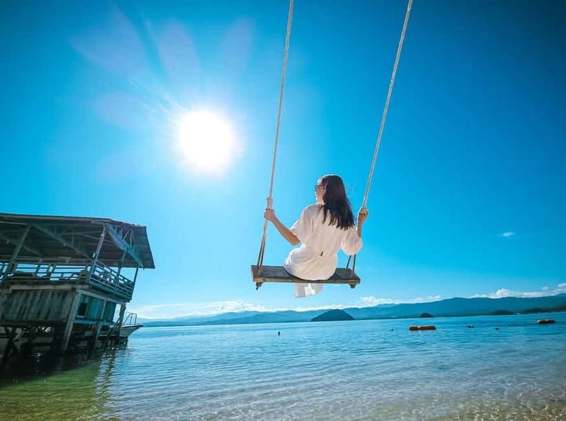 Sabah: Ara Dinawan Island - The hi-tea sunset: when the day turns quiet and pretty