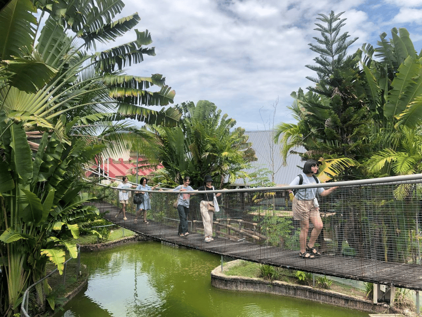 Sabah : Koisaan Cultural Village - Giant slippers, Momolositik sling shooting, and Murut Lansaran