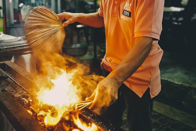 Sambal Streets Kuala Lumpur Food Tour with 15+ Tastings - Chow Kit Market at night: why this tour feels local