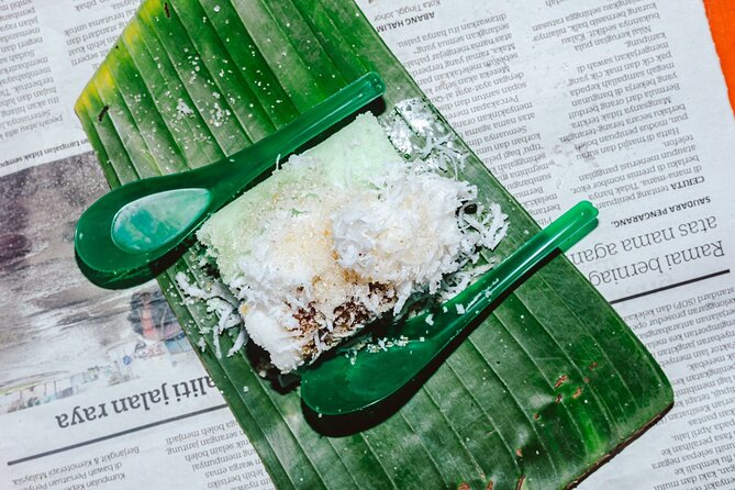 Sambal Streets Kuala Lumpur Food Tour with 15+ Tastings - Stop 1: old Kuala Lumpur backstreets and a chef-guided first wave