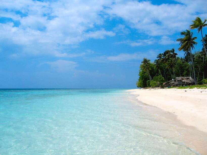 Semporna: Explore 3 Islands Tour Snorkel or Dive & Lunch - Who should book this tour, and who should skip