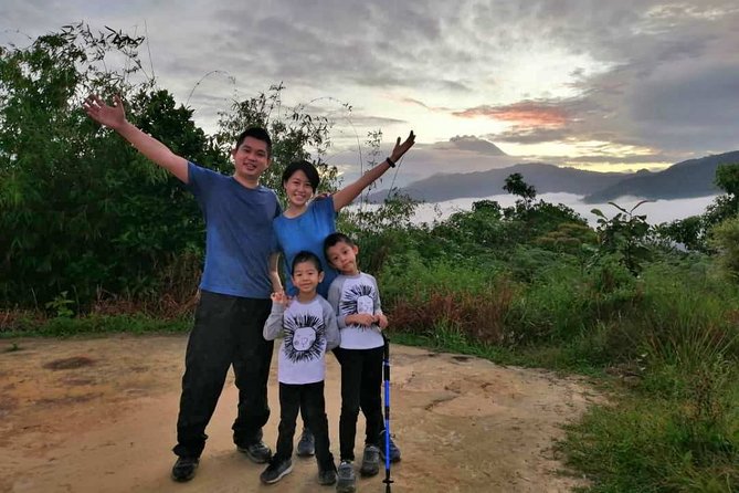 Top of the World - Sunrise Leisure Hike St. Veronica Hill - Sunrise Pickup That Gets You Out of the City Fast