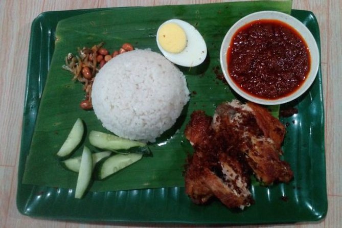 Yummy Yummy Street Food Tasting + Night City Tour(Private Guided) - The 6:00 pm start, plus how you stay comfortable (and not wrecked)